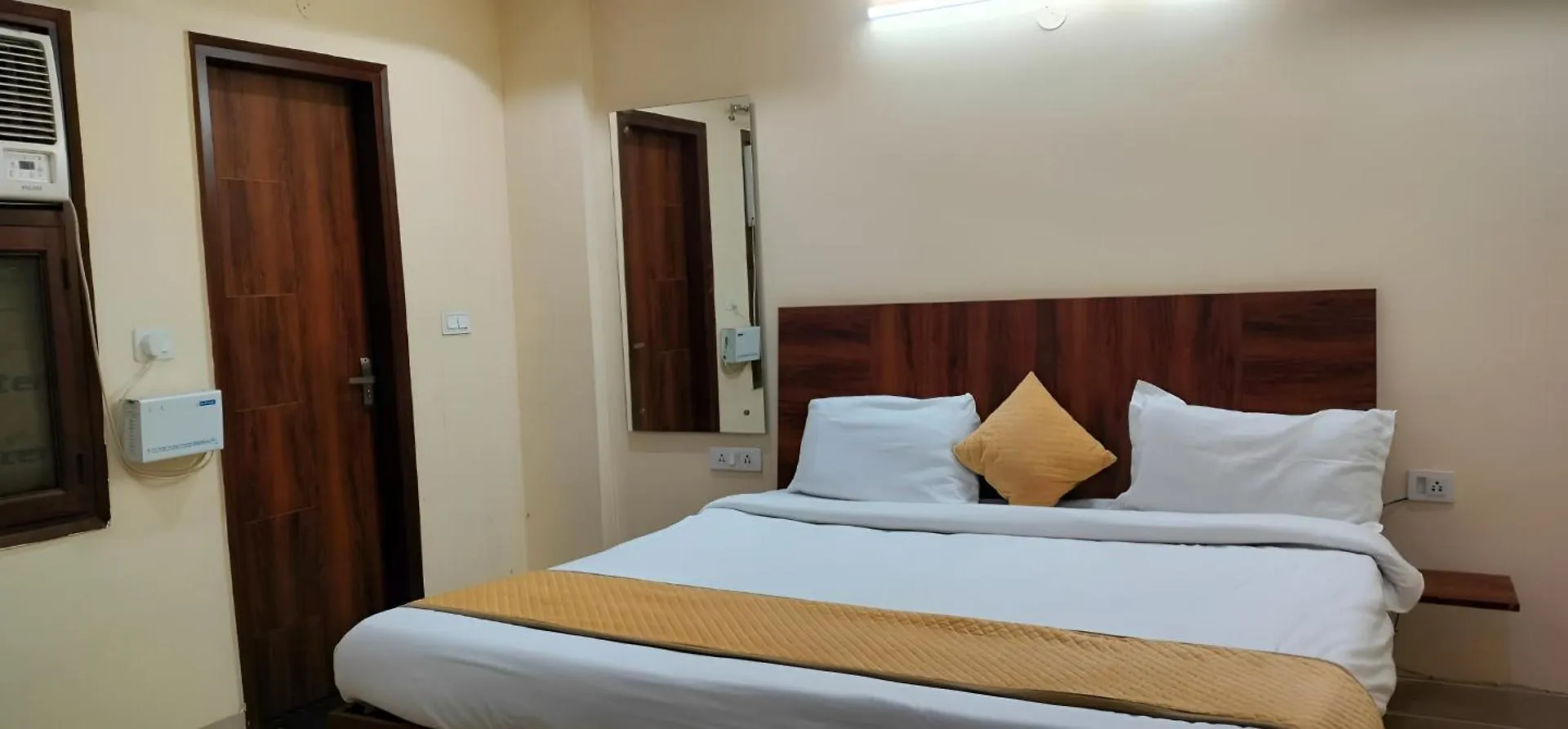 Hotel Green Vista Stays Gurgaon