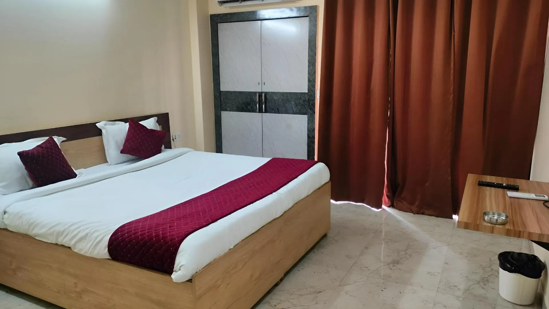 Hotel Green Vista Stays Gurgaon India