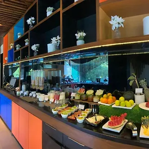 Hotel Golden Tulip Centre, Gurgaon