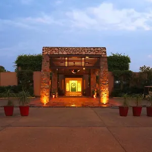 Resort Lemon Tree Hotel, Tarudhan Valley, Manesar, Gurgaon